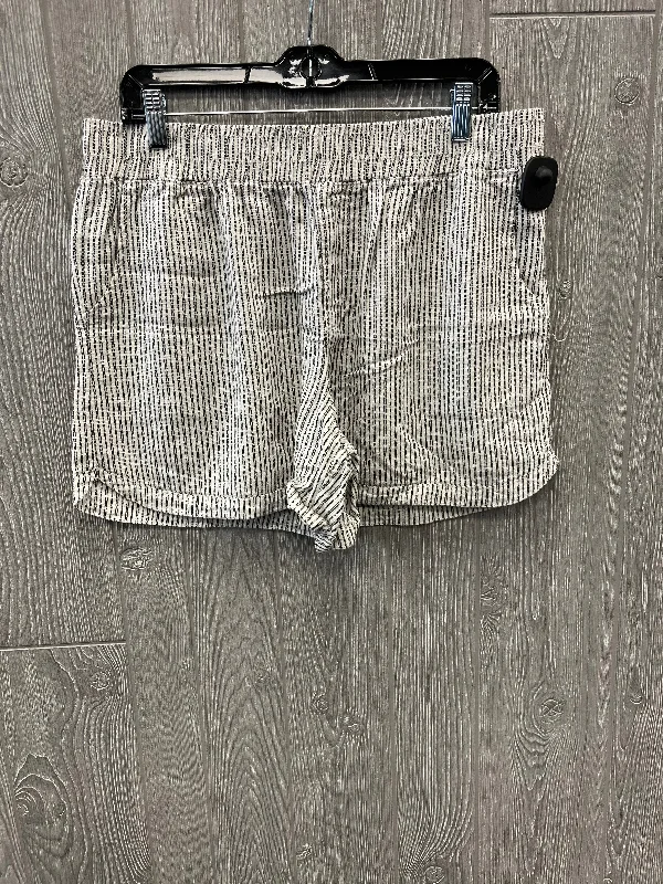 women's sustainable shortsCream Shorts Maurices, Size 12