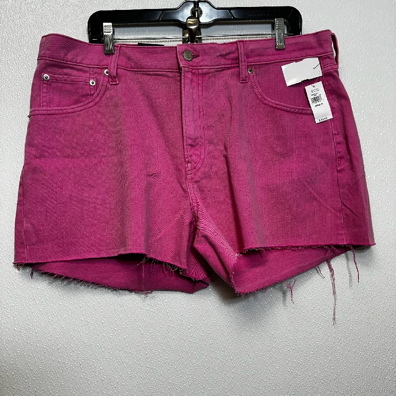 women's short shortsPink Shorts Gap, Size 16