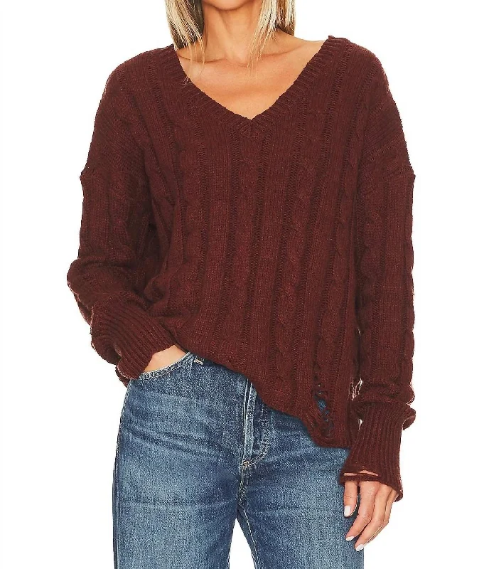 Fitted Cashmere SweatersEverlyn V-Neck Sweater In Veneer