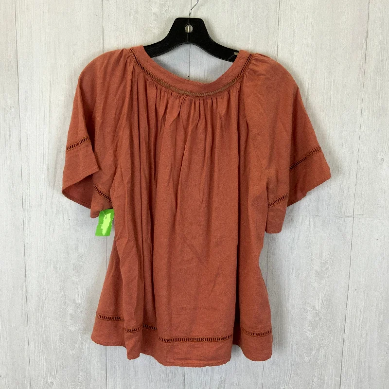 women's tops for maximalist fashion loversTop Short Sleeve By Old Navy In Peach, Size: L