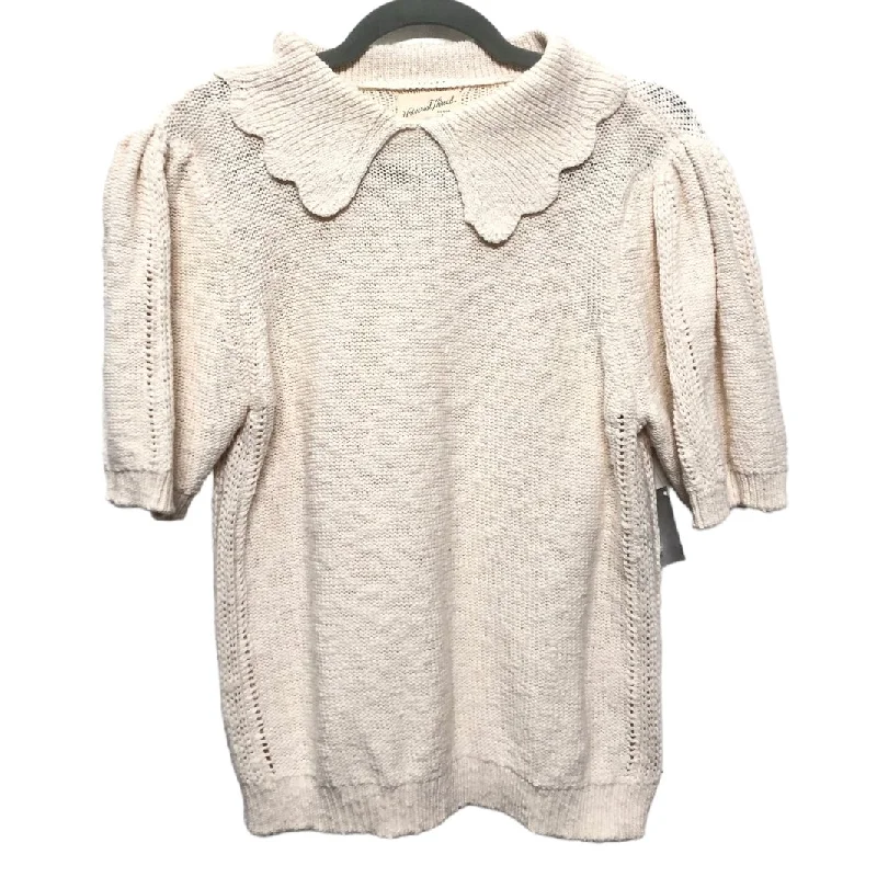 women's tops for cozy nights inTop Short Sleeve By Universal Thread In Cream, Size: S