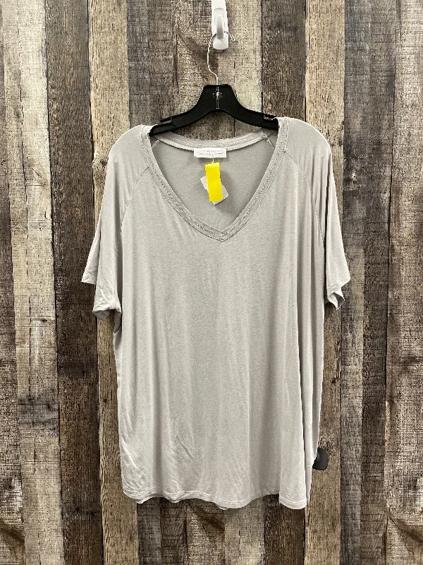 women's tops for those who want to add a touch of elegance and sophistication to their everyday wearTunic Short Sleeve By Cme In Grey, Size: L